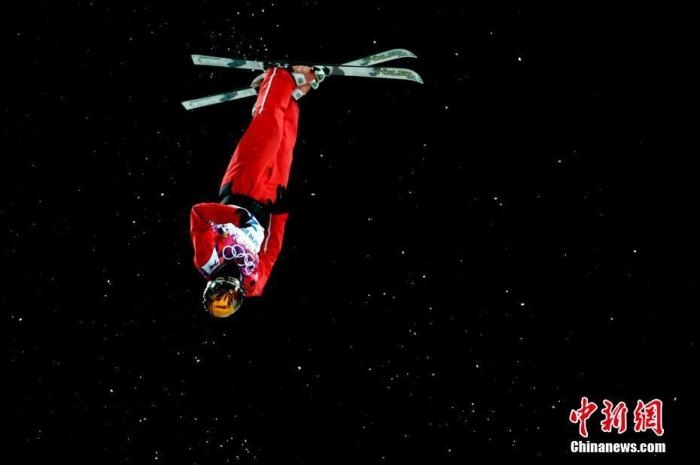 徐夢(mèng)桃在比賽中。<a target='_blank' href='/'>中新社</a>記者 富田 攝