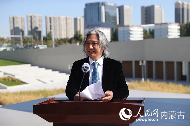 全國(guó)政協(xié)副秘書(shū)長(zhǎng)、民盟中央專職副主席、中國(guó)美術(shù)館館長(zhǎng)、中國(guó)城市雕塑家協(xié)會(huì)主席吳為山開(kāi)幕致辭。王劭凱攝