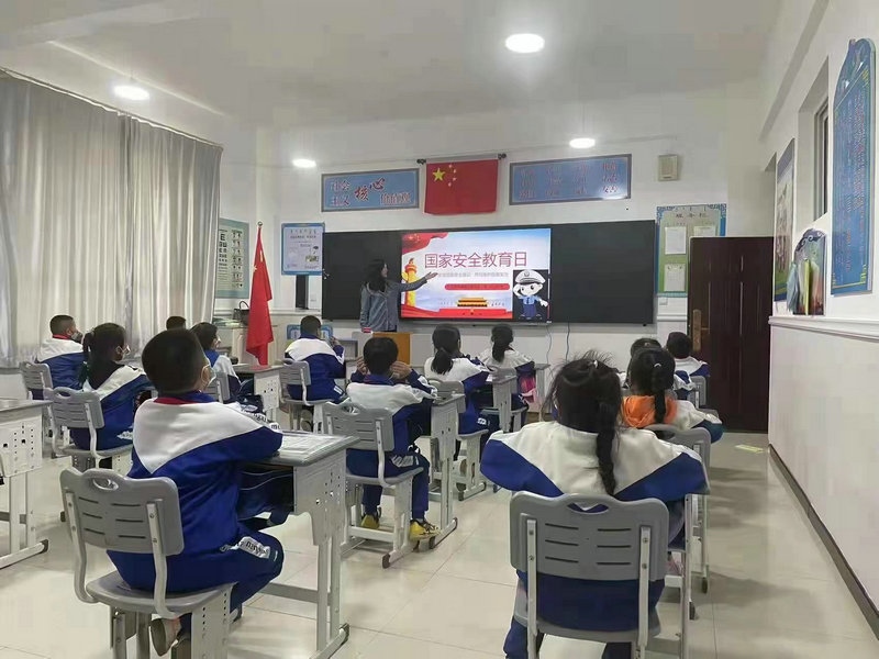 1650018334140249.jpg 阿拉善國家安全進(jìn)校園.jpg