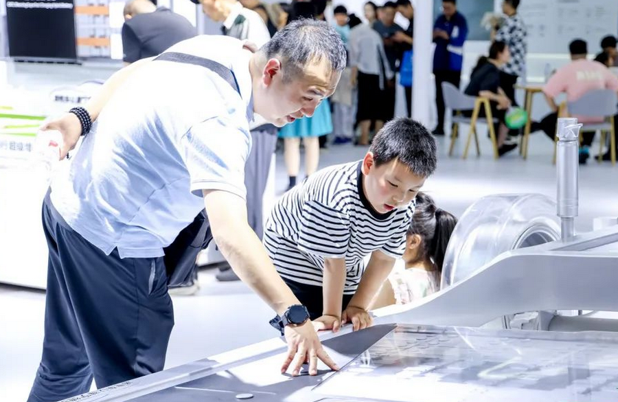 1748596856558982.png 429ef1be-5b4c-d153-01da-a50b550eee9f.png