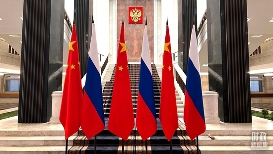 △習主席在這里同米舒斯京總理握手合影。（總臺央視記者程鋮拍攝）