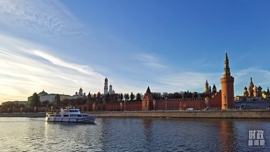 △坐落在莫斯科河畔的克里姆林宮。（總臺央視記者郭鴻拍攝）
