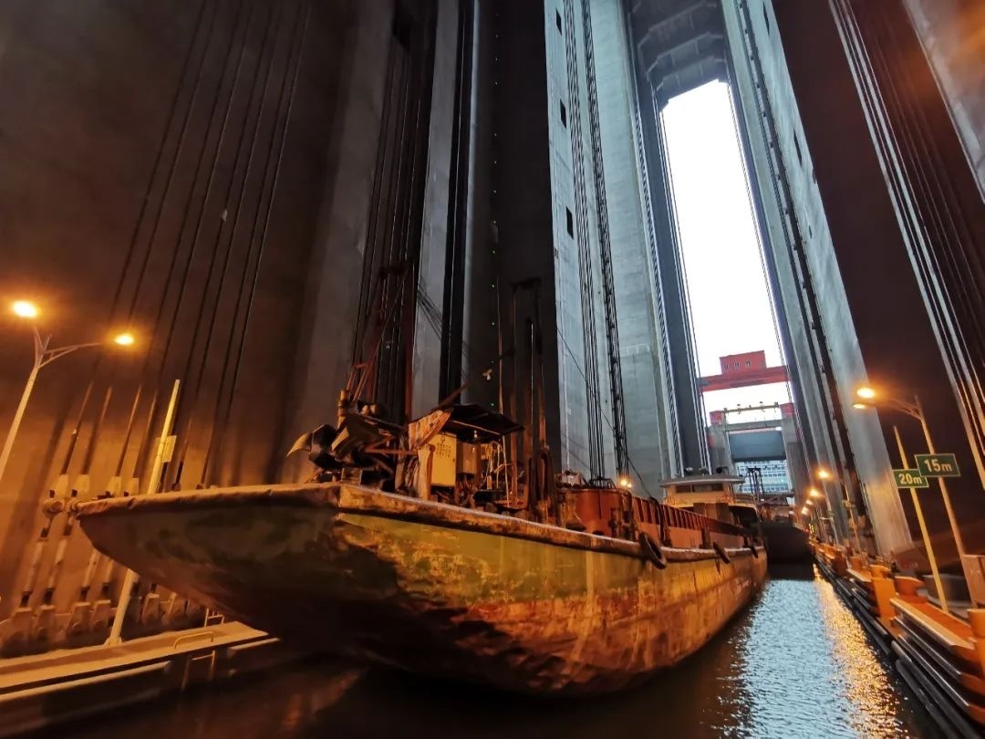 向家壩升船機船廂。鄭慶攝