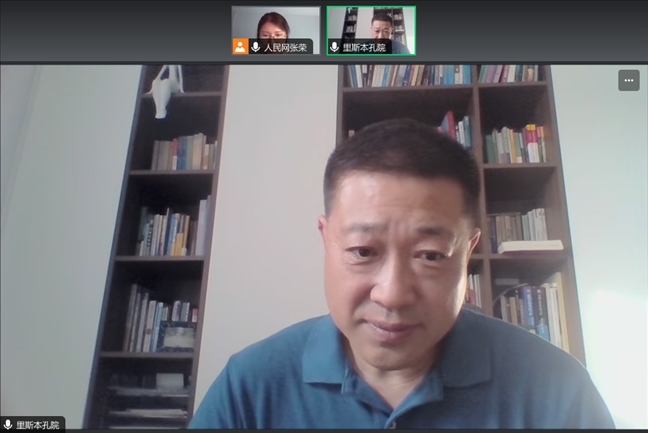 里斯本大學(xué)孔子學(xué)院中方院長(zhǎng)王錦程。 采訪截圖