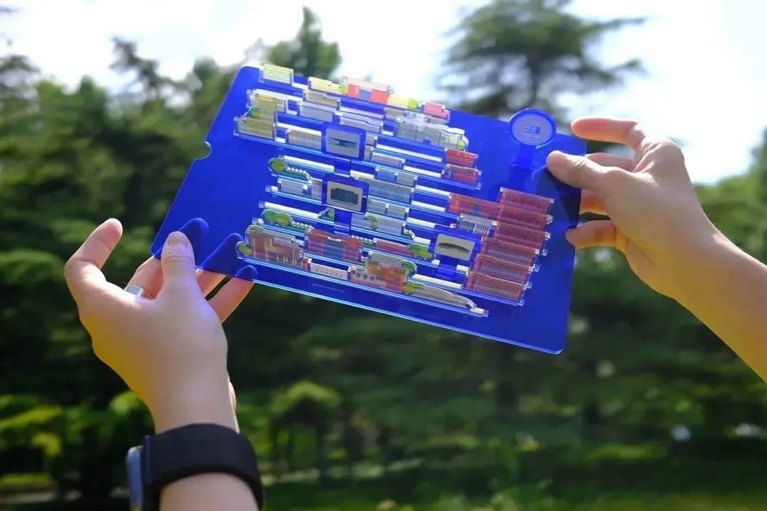 北京工業(yè)大學(xué)新版錄取通知書(shū)。校方供圖