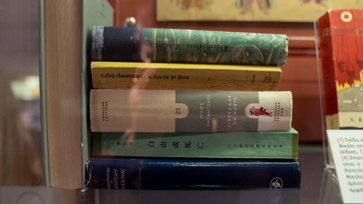 《自由或死亡》是卡贊扎基斯第一部被翻譯成中文的作品，希臘名為《米卡尼船長》，“米卡尼”正是他父親的名字。人民網(wǎng)記者 葛泰佚攝