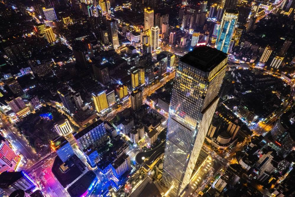 這是6月7日夜間拍攝的長沙城區(qū)景色（無人機照片）。新華社記者 陳思汗 攝