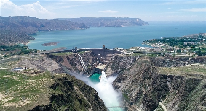 龍羊峽水電站開閘放水。國家電投黃河公司供圖