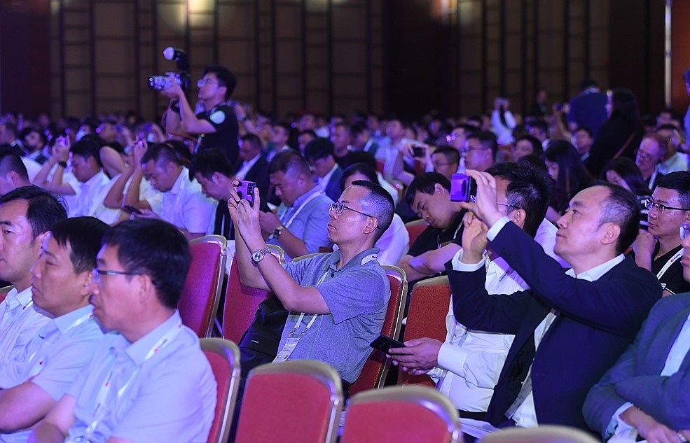 2023數(shù)字經(jīng)濟峰會·城市智能升級主題論壇現(xiàn)場。人民網(wǎng)記者 翁奇羽攝