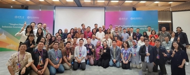 學(xué)員合影。清華大學(xué)東南亞中心供圖