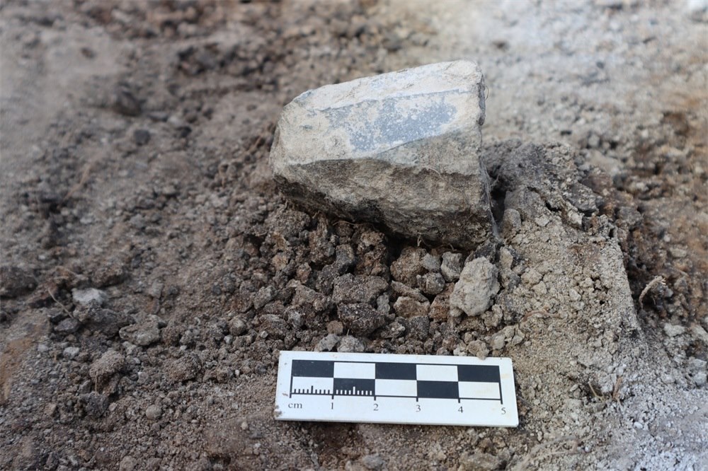 石葉石核出土場景。國家文物局供圖