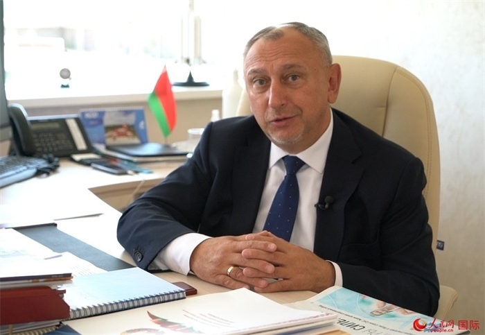 中白工業(yè)園管委會(huì)主任亞歷山大·亞羅申科接受人民網(wǎng)記者采訪。人民網(wǎng) 皇甫萬里攝