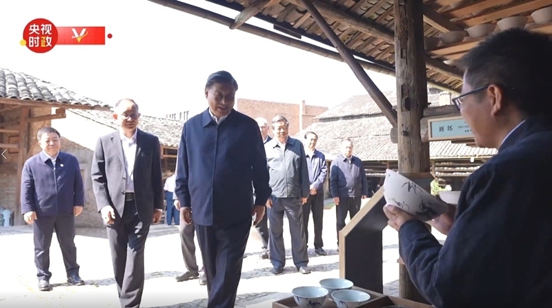 2023年10月11日，習(xí)近平在江西景德鎮(zhèn)考察。（視頻截圖）