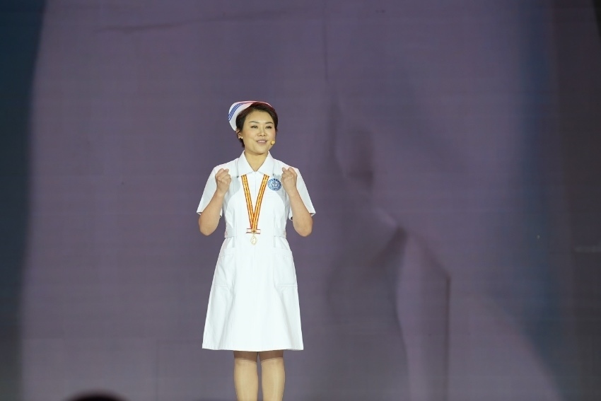 第49屆南丁格爾獎獲得者、四川大學華西醫(yī)院護理部主任蔣艷