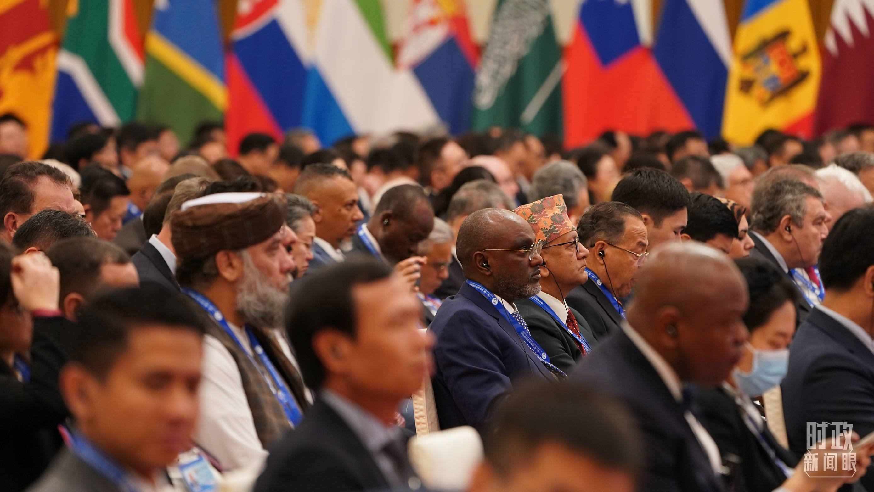 △開幕式現(xiàn)場(chǎng)的與會(huì)嘉賓。（總臺(tái)國(guó)廣記者李晉拍攝）