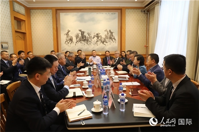 3.2023年10月30日，中國駐蒙使館座談會現(xiàn)場。人民網(wǎng)記者 霍文攝
