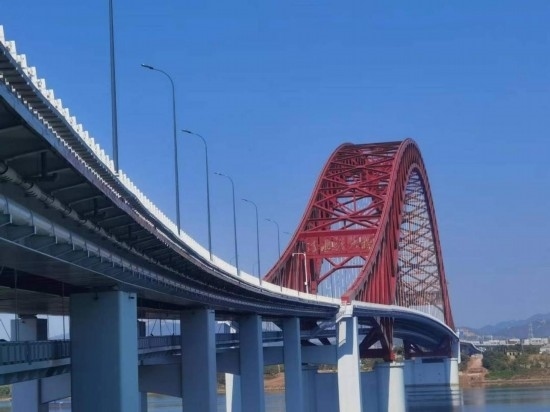 清水塘大橋側(cè)面。本報(bào)記者 常雯宜攝