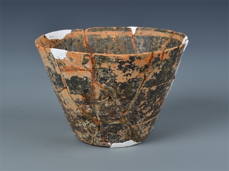 出土的蛋殼彩陶杯。國家文物局供圖