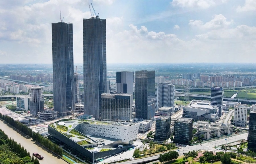 位于上海浦東新區(qū)的張江科學(xué)會(huì)堂（前）（2023年9月10日攝，無(wú)人機(jī)照片）。