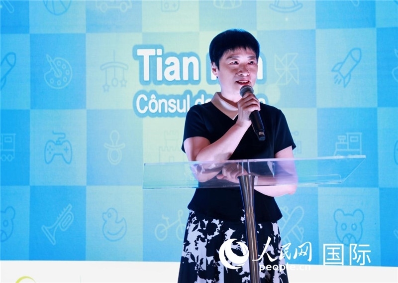 中國駐里約熱內(nèi)盧總領(lǐng)事田敏發(fā)表致辭。人民網(wǎng)記者宋亦然攝