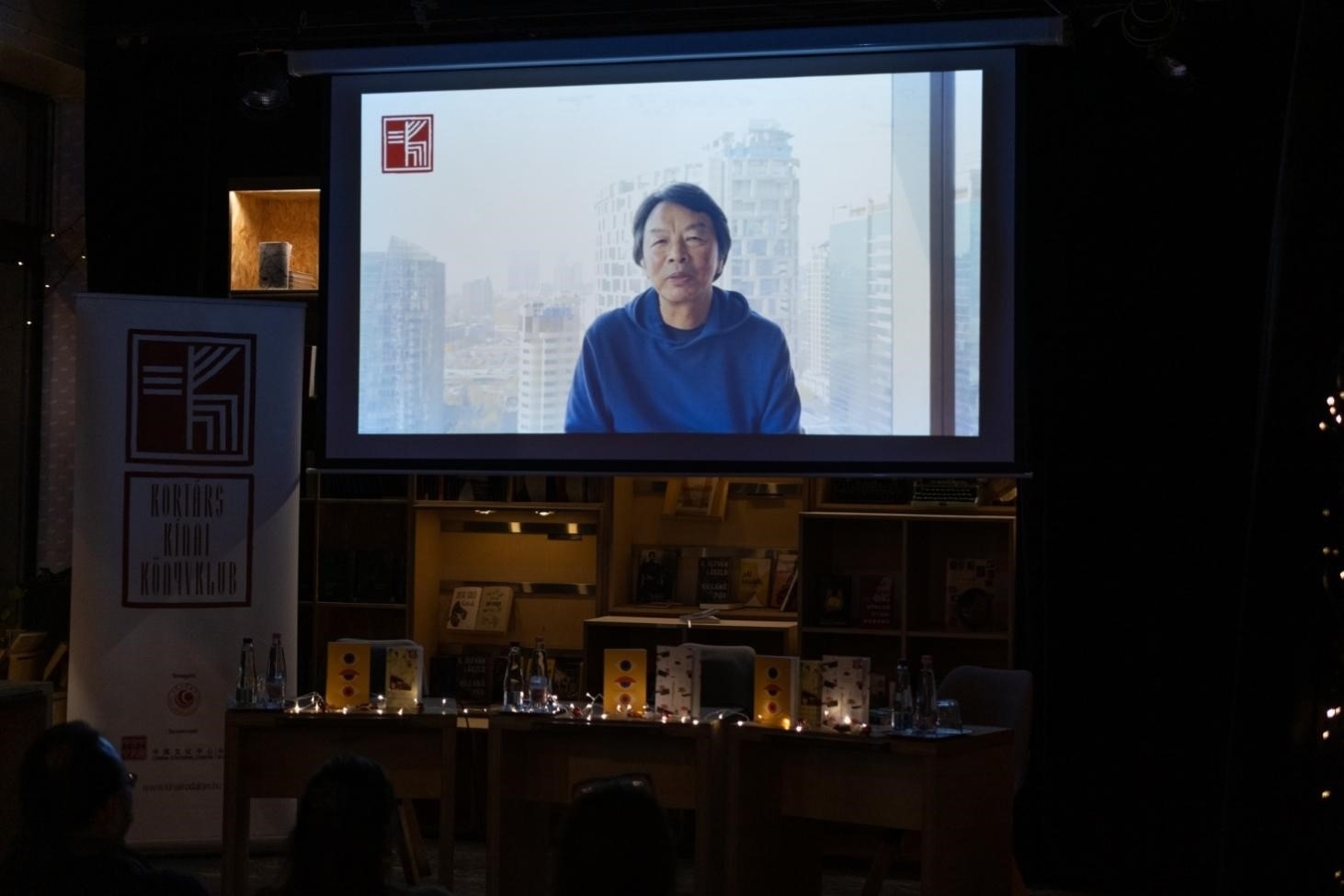 劉震云通過視頻介紹小說。摩爾多瓦尼·巴爾納巴斯攝