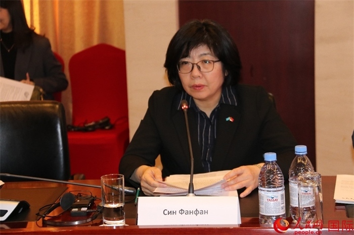 中國駐哈薩克斯坦大使館公使銜參贊邢芳芳致辭。人民網(wǎng)記者 李強(qiáng)攝