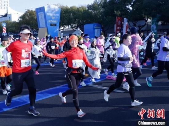 2023杭州馬拉松現(xiàn)場(chǎng)。肖健 攝