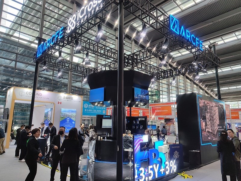 2023年12月16日，第十七屆深圳國際金融博覽會在深圳會展中心開幕，近300家金融機(jī)構(gòu)和企業(yè)攜手多款金融產(chǎn)品集中亮相。