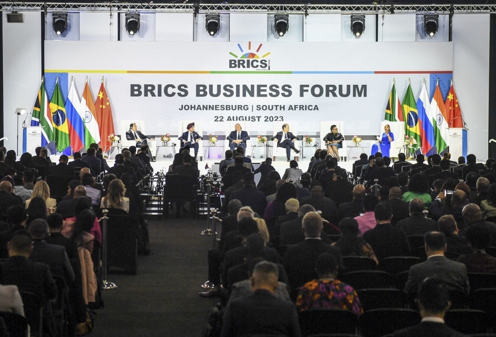 這是2023年8月22日在南非約翰內斯堡拍攝的金磚國家工商論壇現(xiàn)場。新華社記者 李亞輝 攝