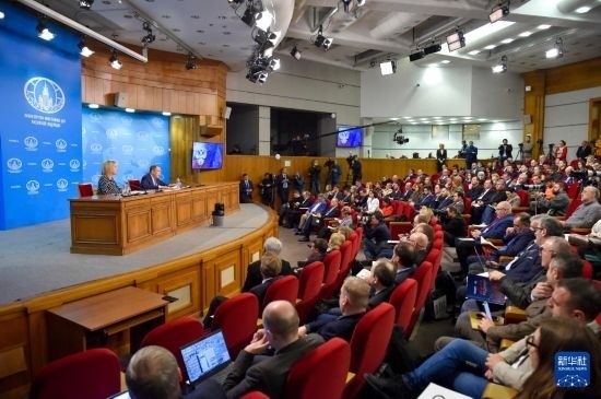 1月18日，在俄羅斯首都莫斯科，俄羅斯外長(zhǎng)拉夫羅夫回答記者提問(wèn)。新華社發(fā)（亞歷山大攝）