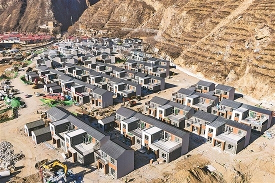 1月16日，門頭溝區(qū)齋堂鎮(zhèn)沿河口村，即將進(jìn)入內(nèi)部裝修環(huán)節(jié)的異地安置項(xiàng)目建設(shè)現(xiàn)場。