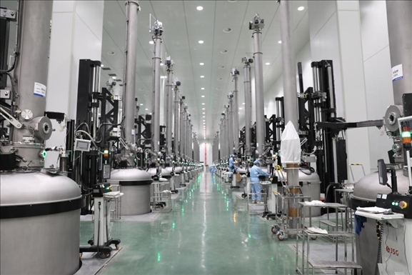 曲靖經開區(qū)晶澳太陽能生產車間場景。 葉倬瑋攝