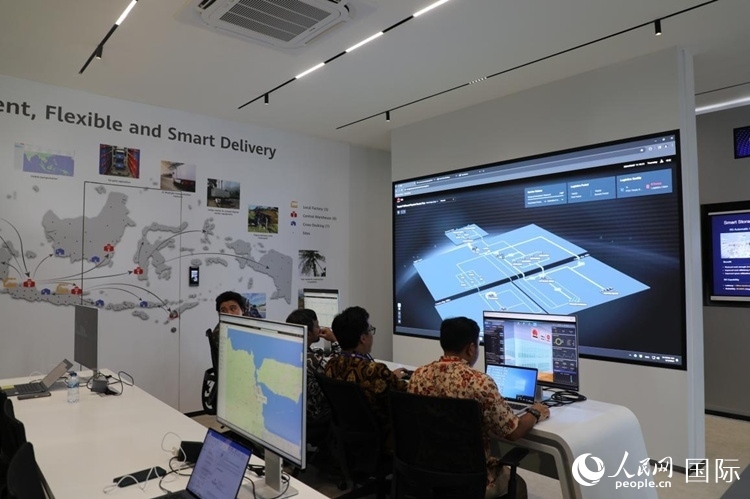 華為5G創(chuàng)新中心內景。人民網(wǎng)記者 曹師韻攝