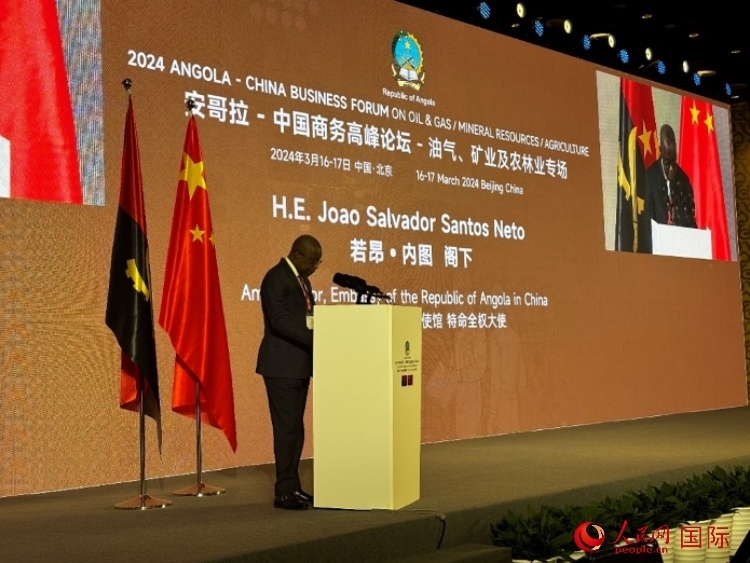 安哥拉駐華大使若昂·內(nèi)圖。人民網(wǎng)記者 張榮攝