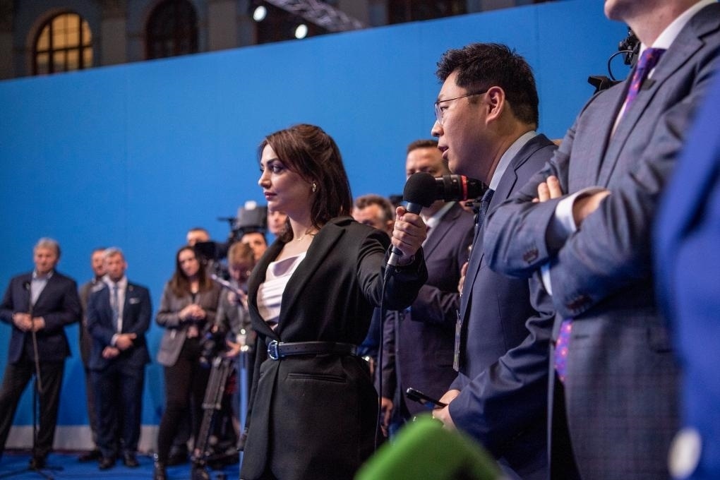 3月18日，在俄羅斯首都莫斯科，新華社記者向俄總統(tǒng)普京提問。新華社記者曹陽攝