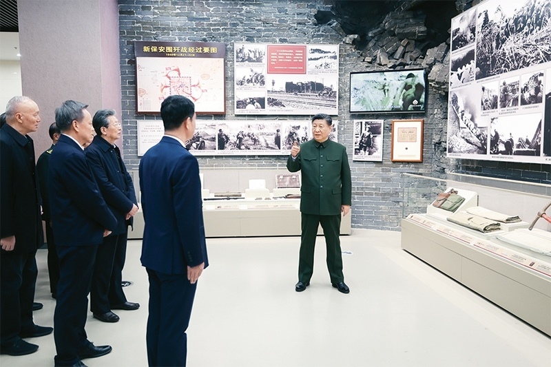 2024年2月1日至2日，中共中央總書記、國家主席、中央軍委主席習(xí)近平來到天津，看望慰問基層干部群眾。這是2日上午，習(xí)近平在平津戰(zhàn)役紀(jì)念館考察。 新華社記者 鞠鵬/攝