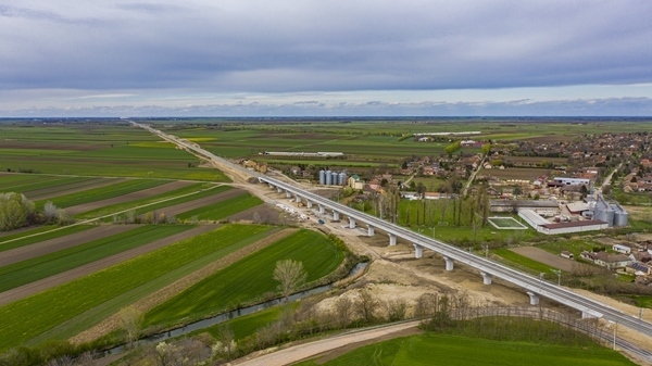 匈塞鐵路塞爾維亞境內。中國鐵路國際有限公司供圖