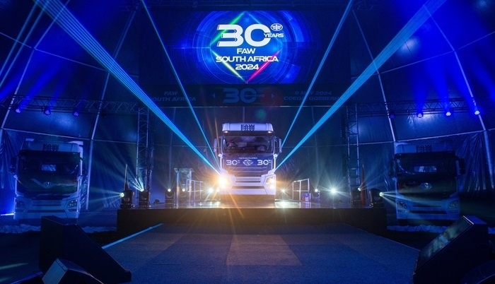 新一代旗艦車型JH6 550馬力牽引亮相。圖片來(lái)源：一汽解放