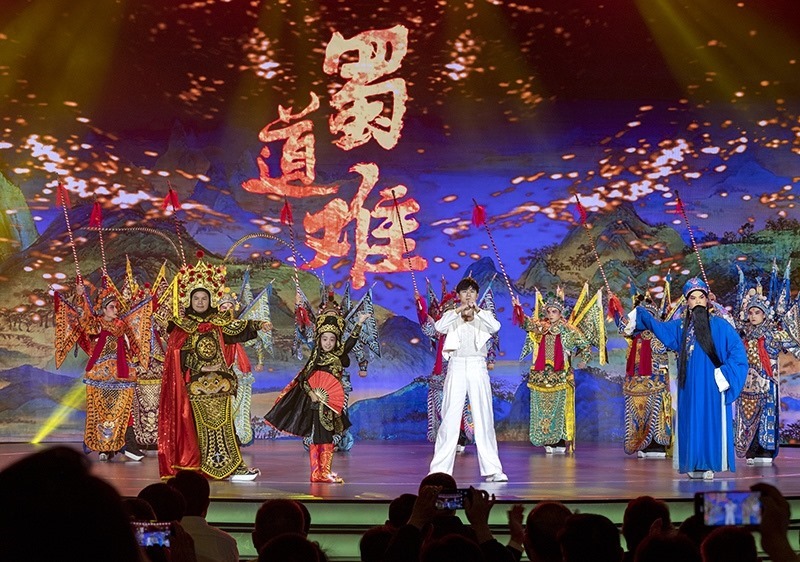 2023年10月13日，成都，“把青春華章寫在祖國大地上”大思政課網(wǎng)絡(luò)主題宣傳和互動(dòng)引導(dǎo)活動(dòng)在四川大學(xué)舉行。