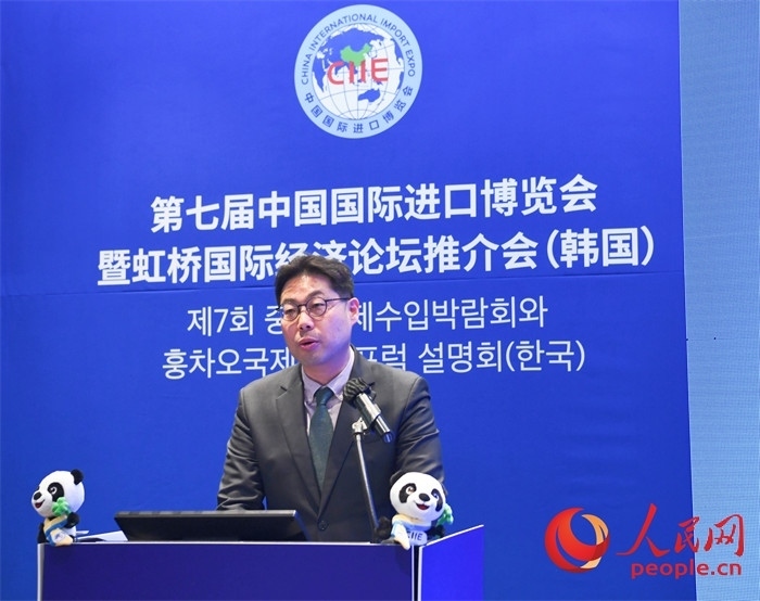 三養(yǎng)方圓集團(tuán)副社長韓世爀發(fā)言。 人民網(wǎng) 程安康攝