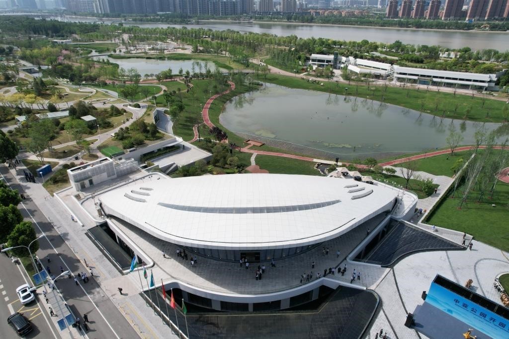 這是位于西安的中亞公園航拍畫面。新華社記者付瑞霞 攝