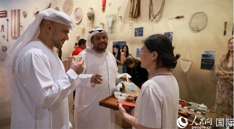 品茶交流。人民網(wǎng)記者 管克江攝