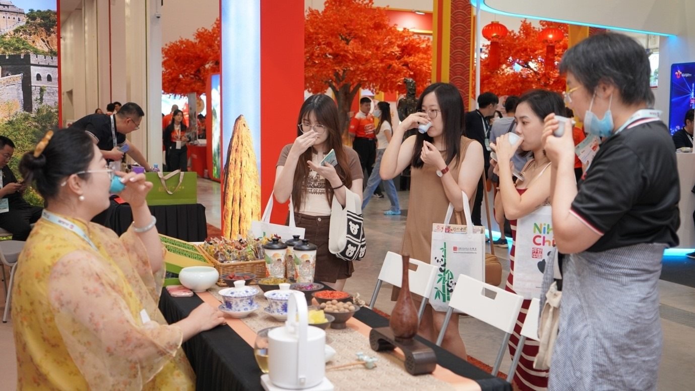 寧夏非遺八寶茶互動(dòng)展示。 吉隆坡中國(guó)文化中心供圖