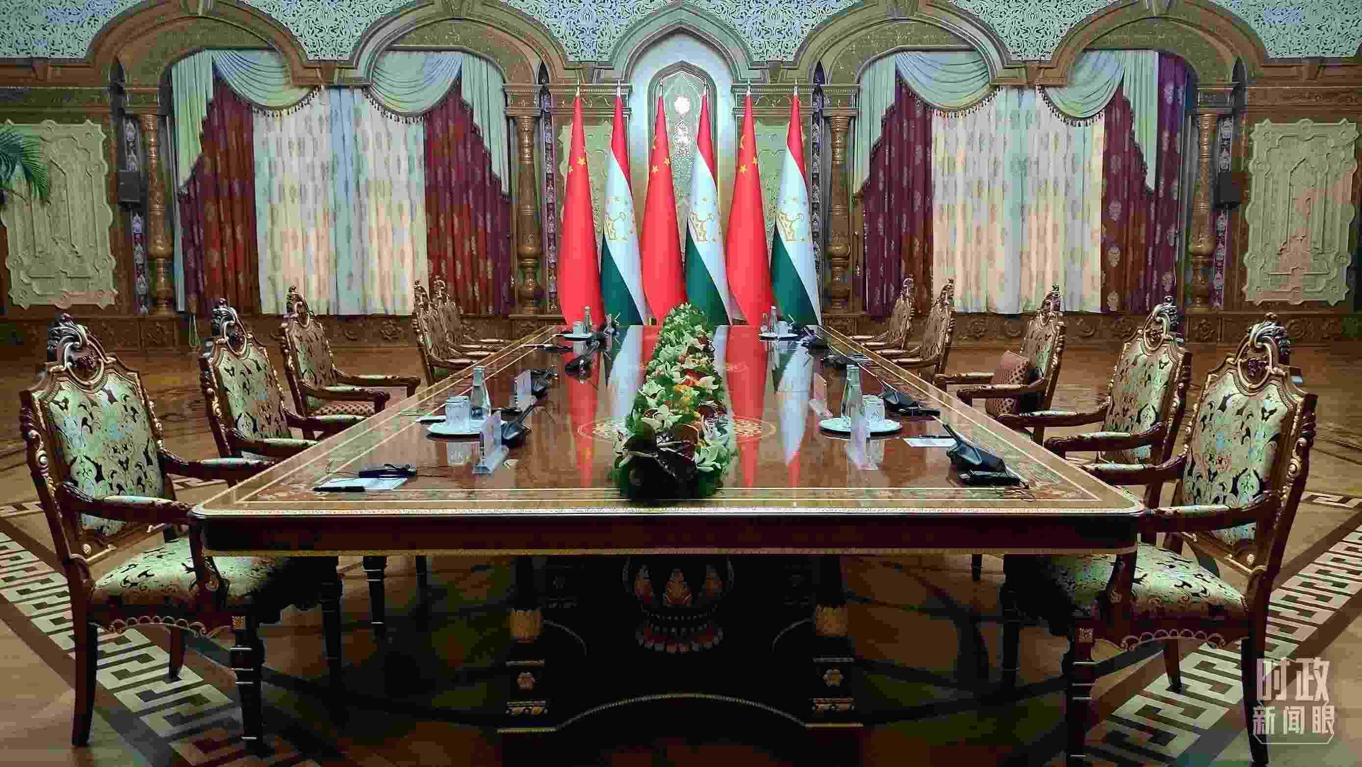 △中塔元首小范圍會談開始前。（總臺央視記者薛冠南拍攝）