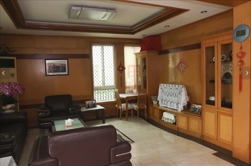 圖為魏來(lái)法家的客廳。