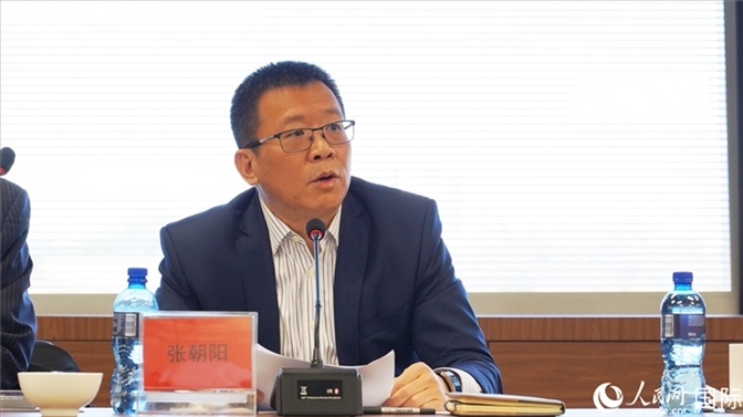 張朝陽代會(huì)長做協(xié)會(huì)上半年工作匯報(bào)。人民網(wǎng) 劉暢攝