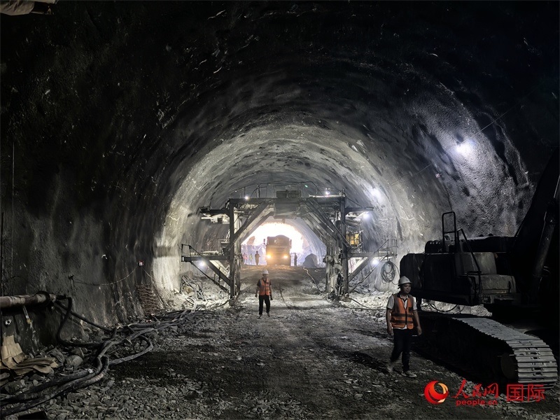 隧道施工現(xiàn)場圖片。人民網(wǎng) 賽義德·邁赫迪攝