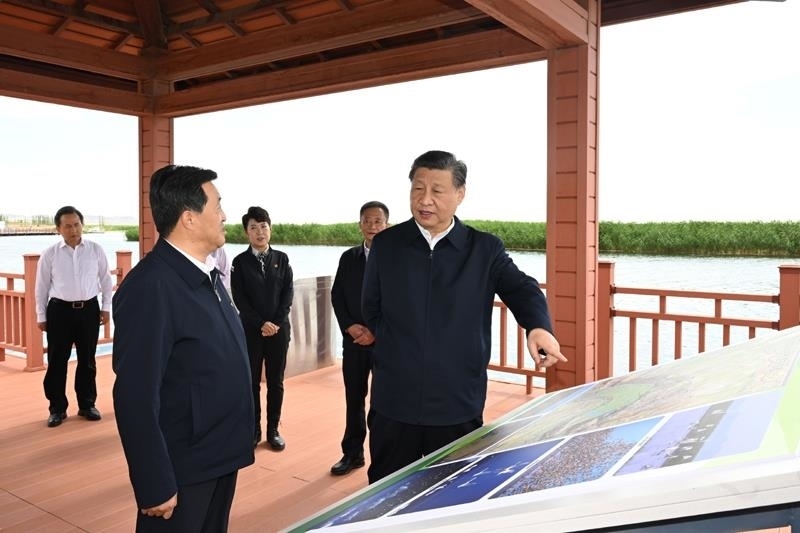 △2023年6月5日，習(xí)近平總書記在內(nèi)蒙古巴彥淖爾市烏梁素?？疾臁? style=