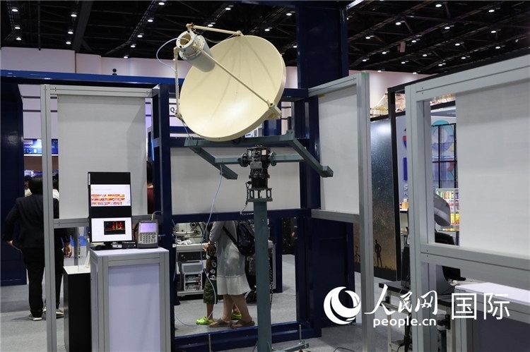 泰國(guó)衛(wèi)星設(shè)備。人民網(wǎng)記者 簡(jiǎn)承淵攝