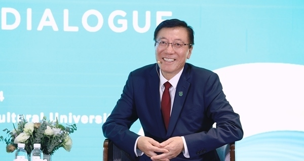 孫其信在2024世界農(nóng)業(yè)科技創(chuàng)新大會(huì)首場(chǎng)大咖對(duì)話上發(fā)言。中國農(nóng)業(yè)大學(xué)供圖